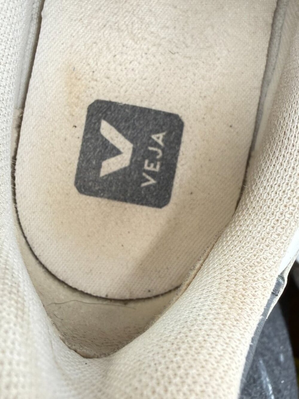 Veja V-10 Women Size 8 White Leather Black V Logo Training Shoes - Picture 11 of 12